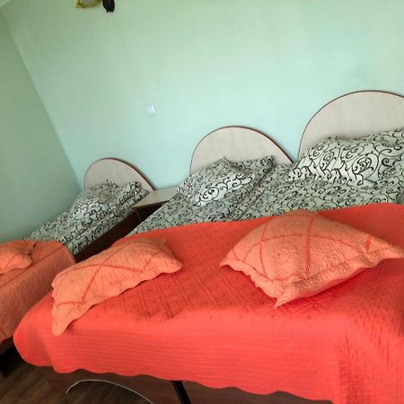 Отель Casa Cu Pauni Maracineni Экстерьер фото