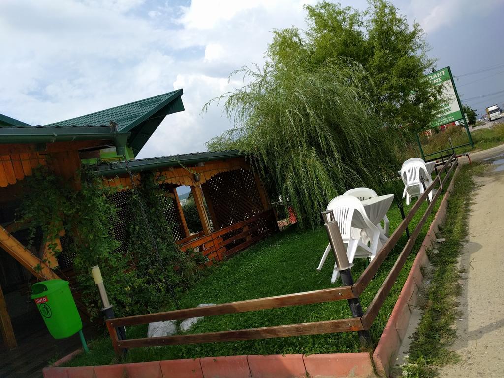 Отель Casa Cu Pauni Maracineni Экстерьер фото